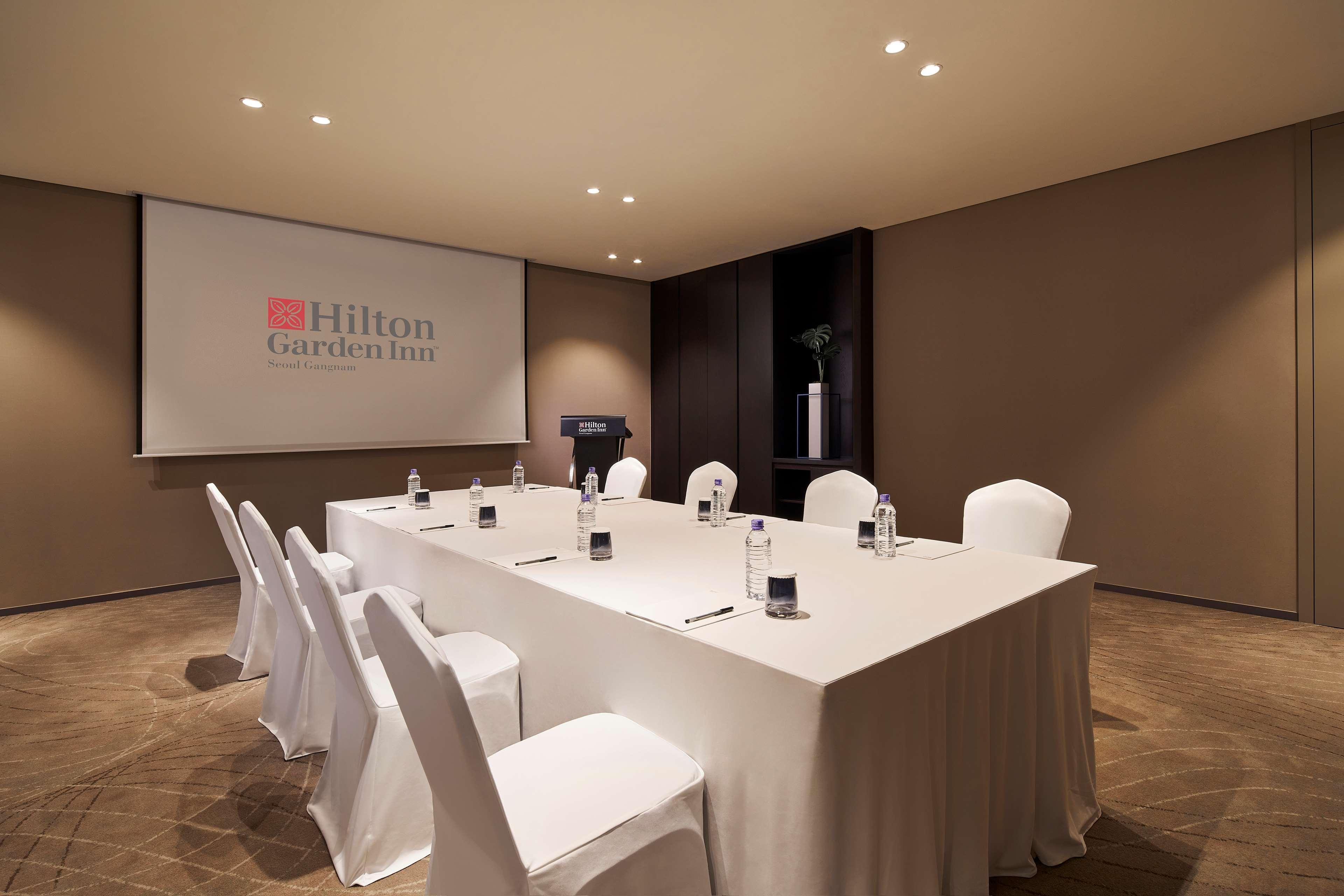 Hilton Garden Inn Seoul Gangnam ภายนอก รูปภาพ