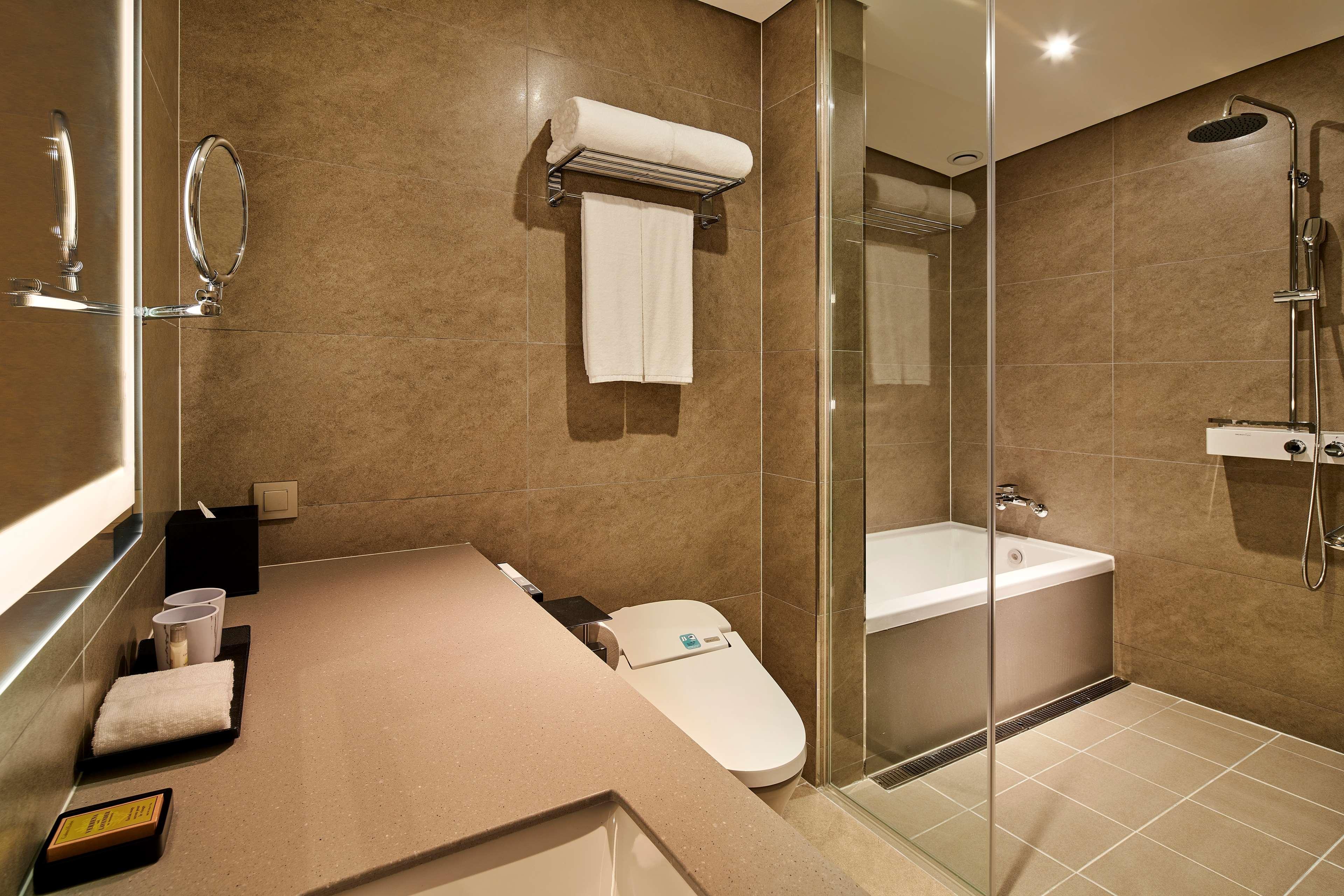 Hilton Garden Inn Seoul Gangnam ภายนอก รูปภาพ