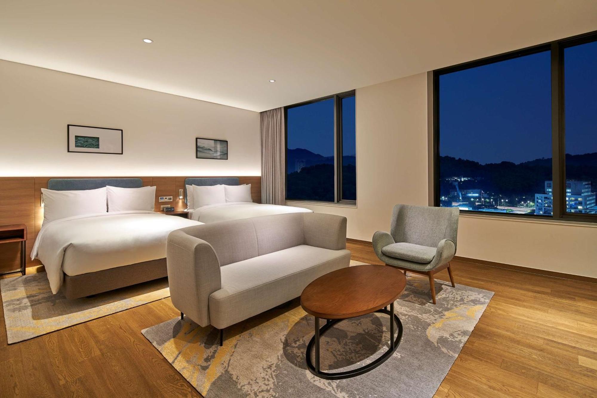 Hilton Garden Inn Seoul Gangnam ภายนอก รูปภาพ