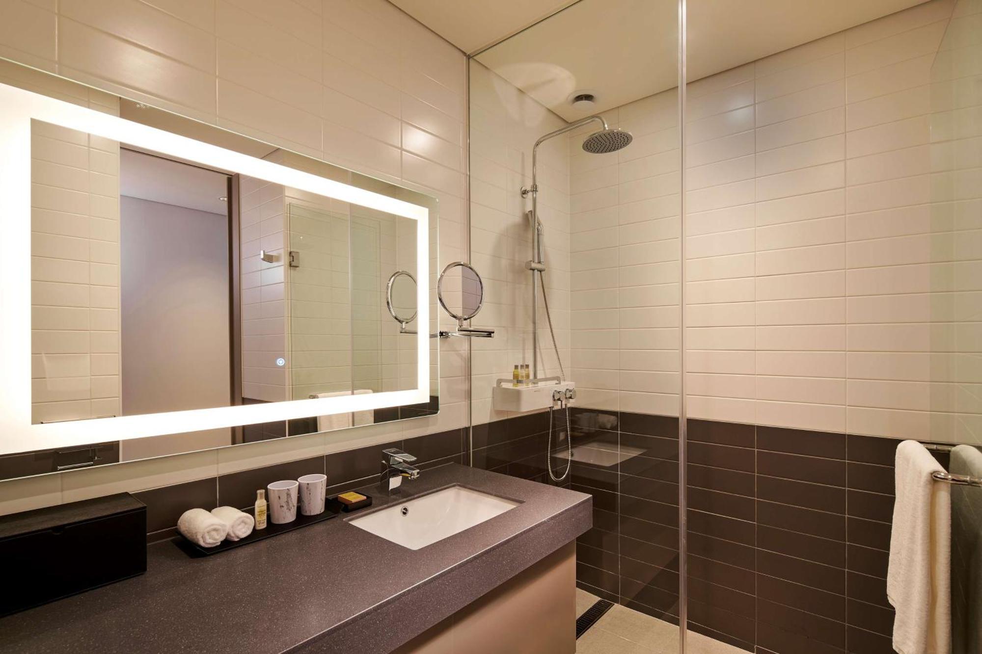 Hilton Garden Inn Seoul Gangnam ภายนอก รูปภาพ