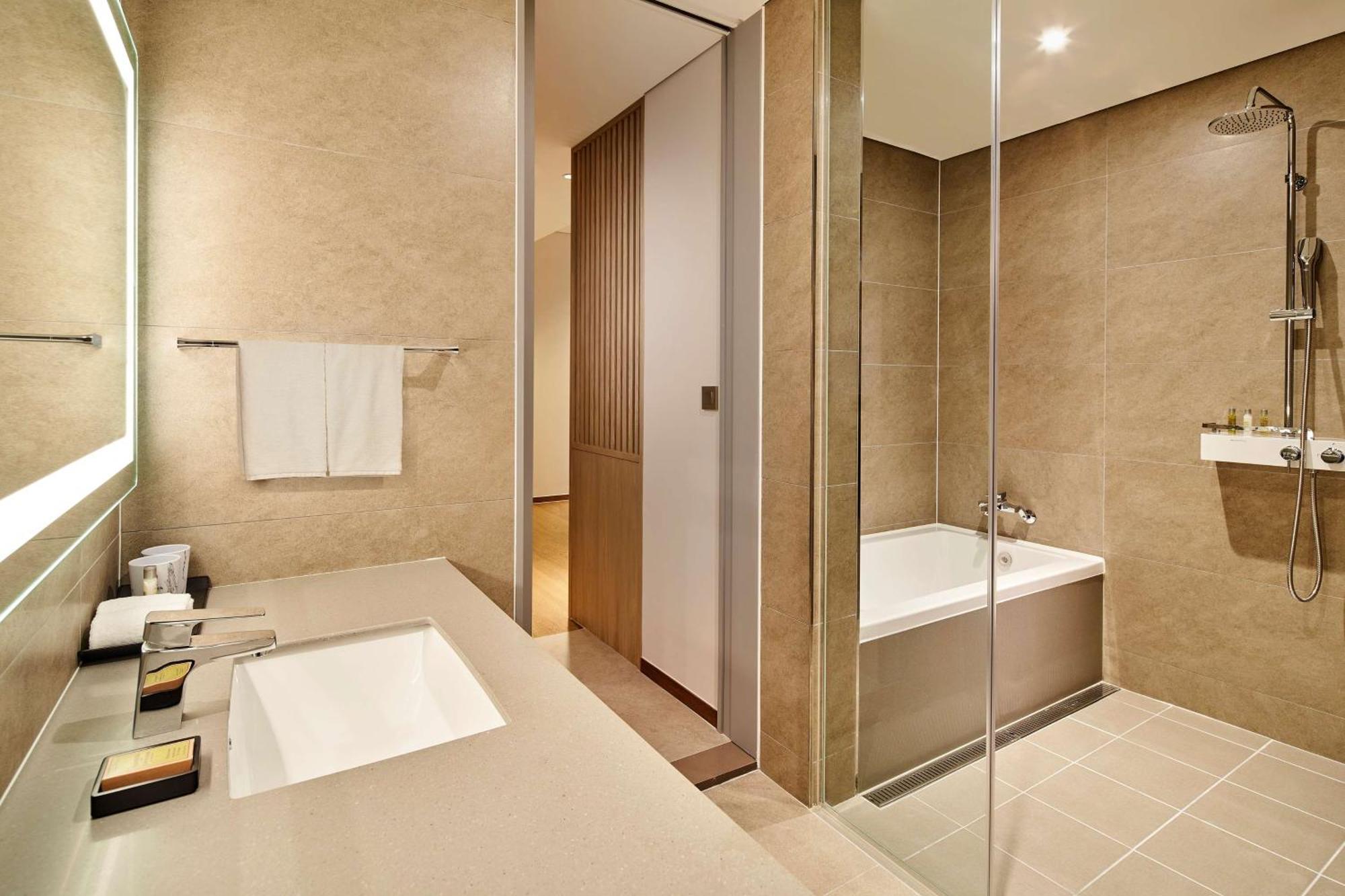 Hilton Garden Inn Seoul Gangnam ภายนอก รูปภาพ
