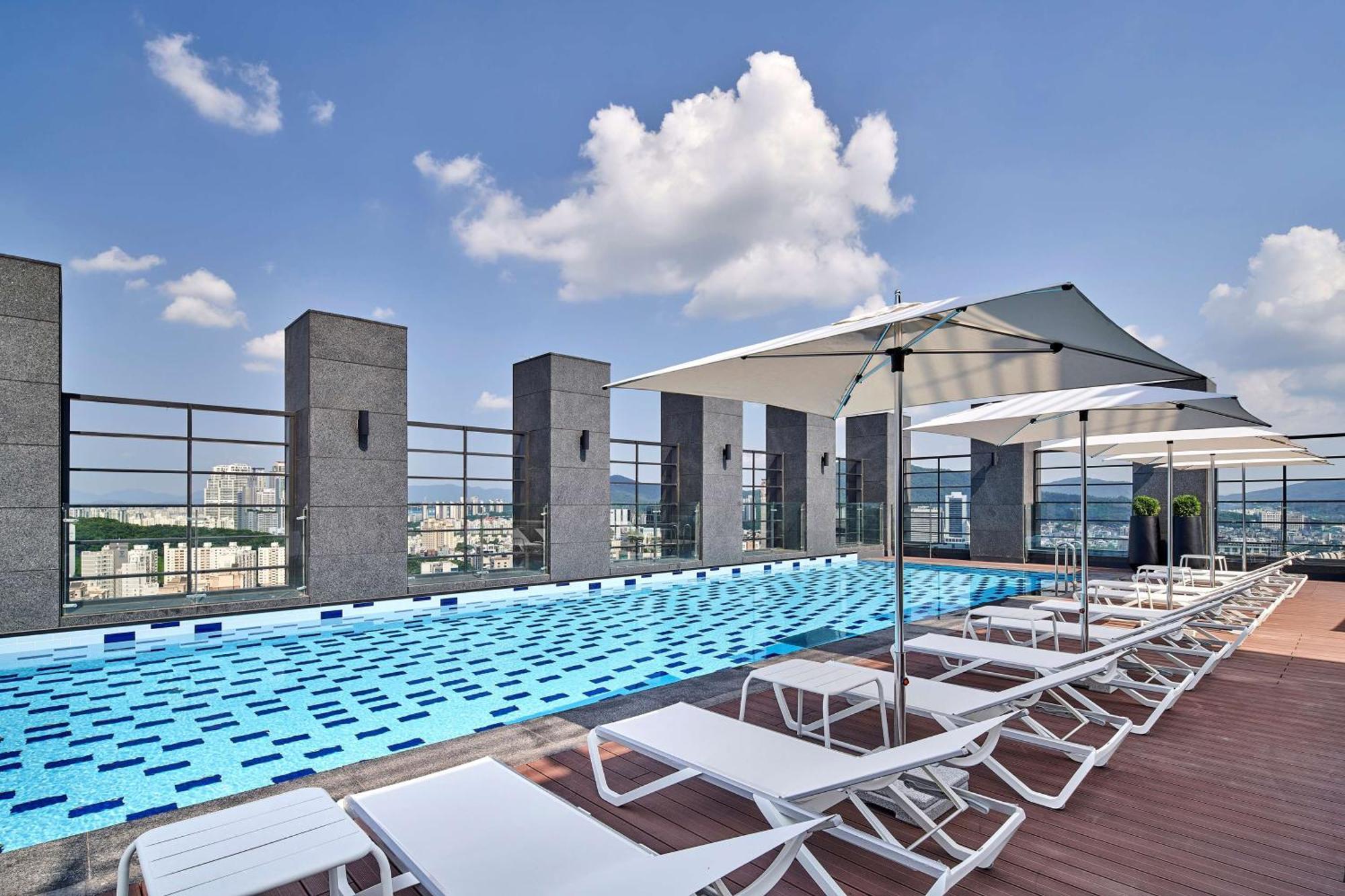 Hilton Garden Inn Seoul Gangnam ภายนอก รูปภาพ